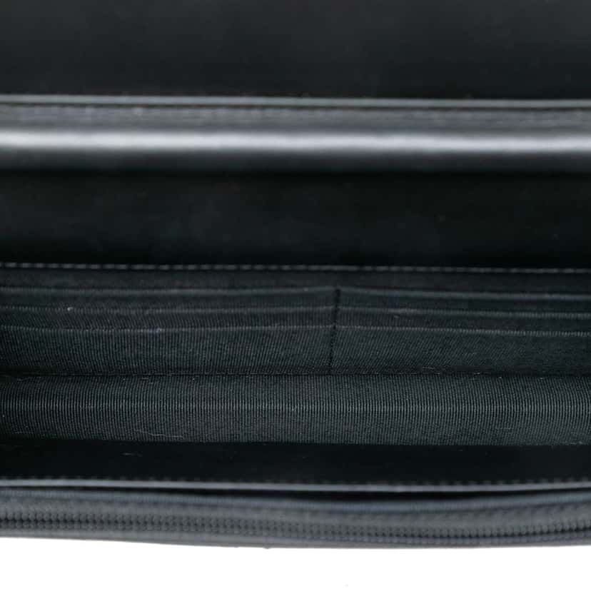 Chanel CC Quilted Patent Wallet On Chain Black Leather Good condition - Model View