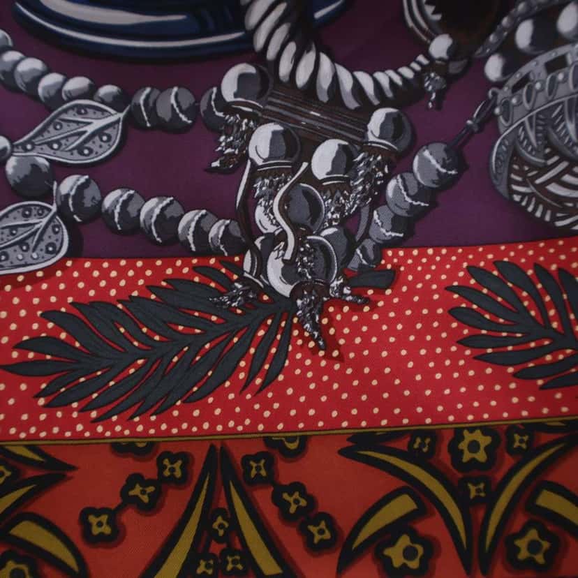 Hermès Zenobie Reine De Palmyre Silk Scarf Purple Silk Good condition - Model View