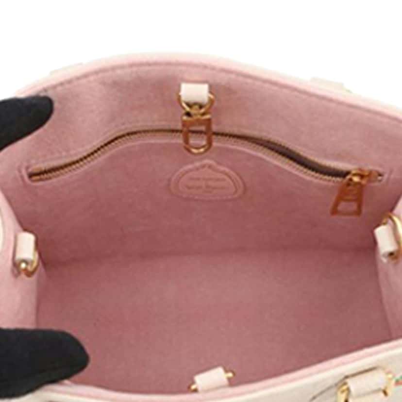 Louis Vuitton Yayoi Kusama Monogram Giant Empreinte Flower OnTheGo PM White Leather Very good condition - Model View
