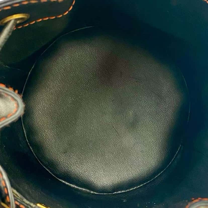 Saint Laurent Leather Bucket Bag Black Leather Good condition - Inside View