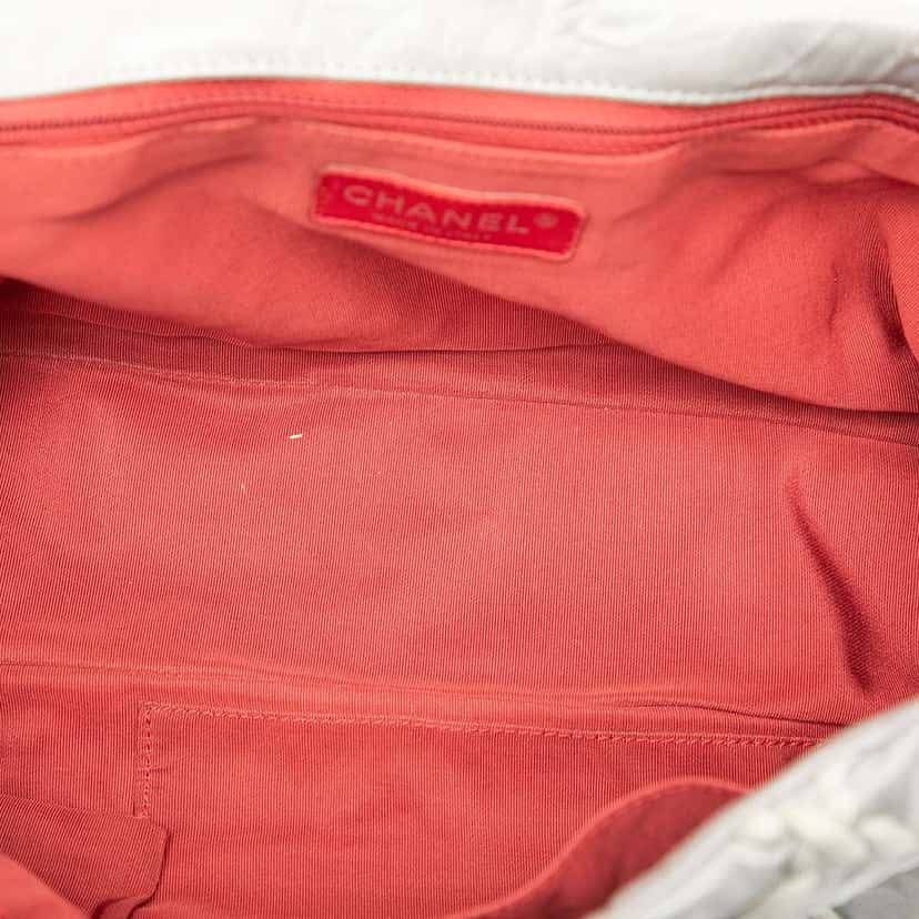 Chanel Jumbo Quilted Calfskin Ultra Stitch Flap Grey Leather Good condition - Model View