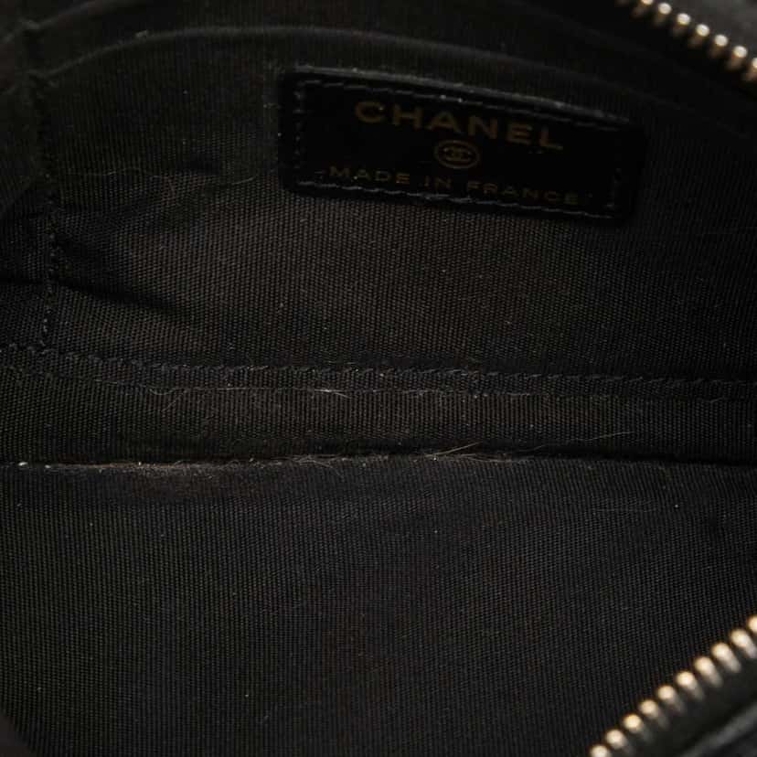 Chanel Quilted Caviar Boy Phone Pouch Black Leather Good condition - Model View