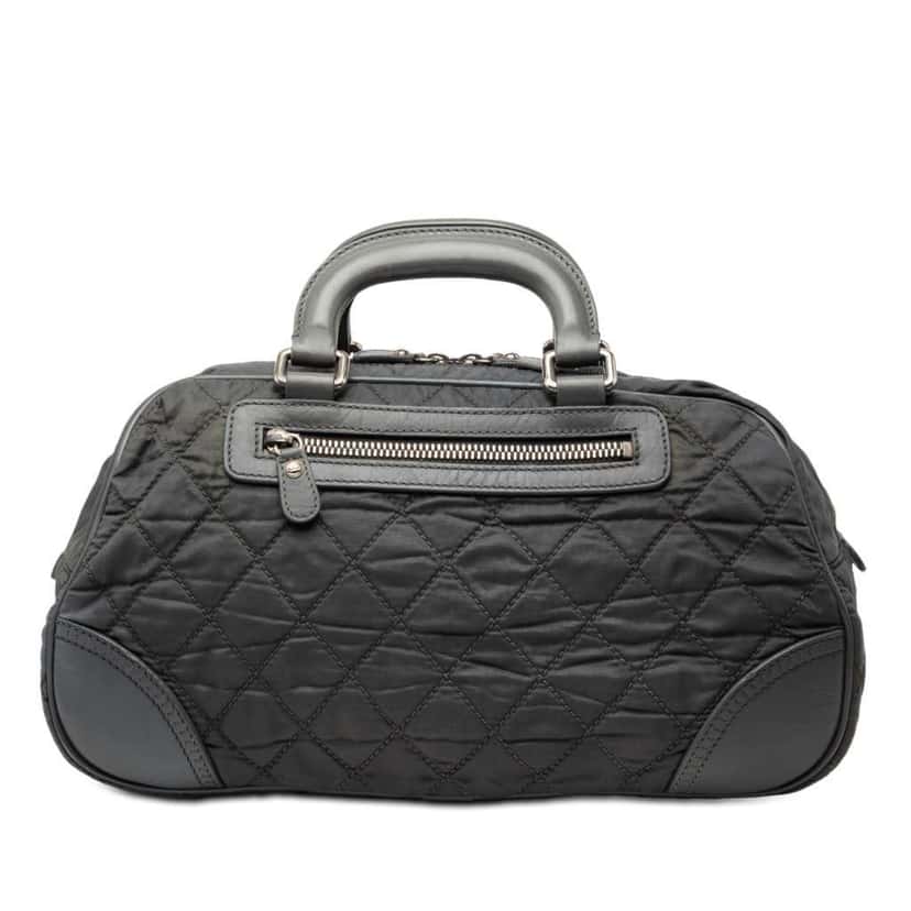 Chanel Paris New York Quilted Nylon Duffle Handbag Grey Very good condition - Front View