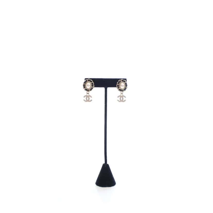 Chanel CC Gold Plated Leather and Faux Pearl Drop Push Back Earrings Gold Metal Good condition - Front View