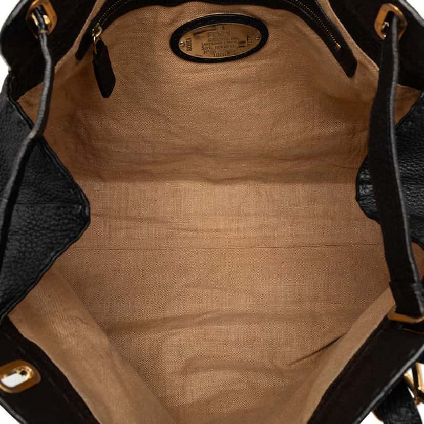 Fendi Large Leather Selleria Villa Borghese Tote Black Leather Very good condition - Model View