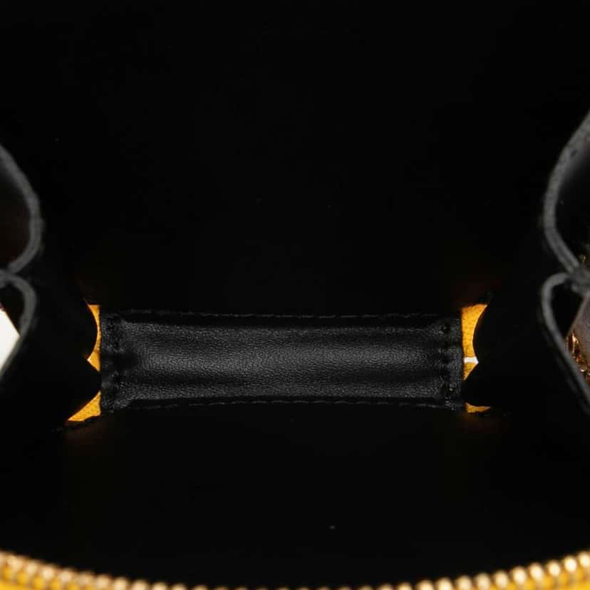 Louis Vuitton Yayoi Kusama Monogram Vernis Infinity Dots Chapeau Coin Purse Yellow Leather Good condition - Model View