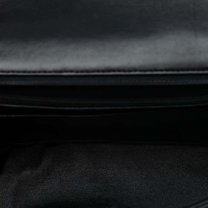 Chanel Medium Classic Lambskin Valentines Heart Charms Single Flap Black Leather Good condition - Model View