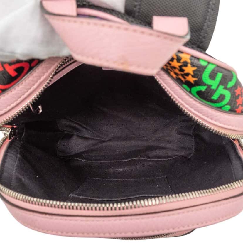 Gucci GG Supreme Psychedelic Backpack Pink Canvas Very good condition - Model View