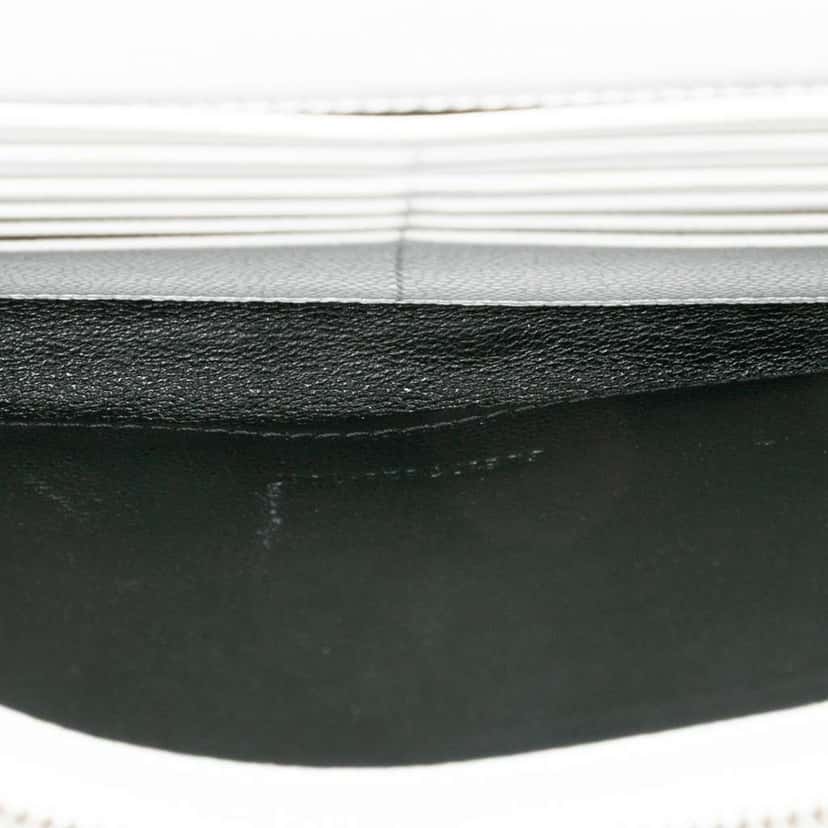 Saint Laurent Grain De Poudre Cassandre Chain Wallet White Leather Good condition - Model View