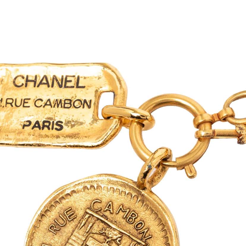 Chanel Gold Plated 31 Rue Cambon Pendant Necklace Gold Metal Good condition - Box View