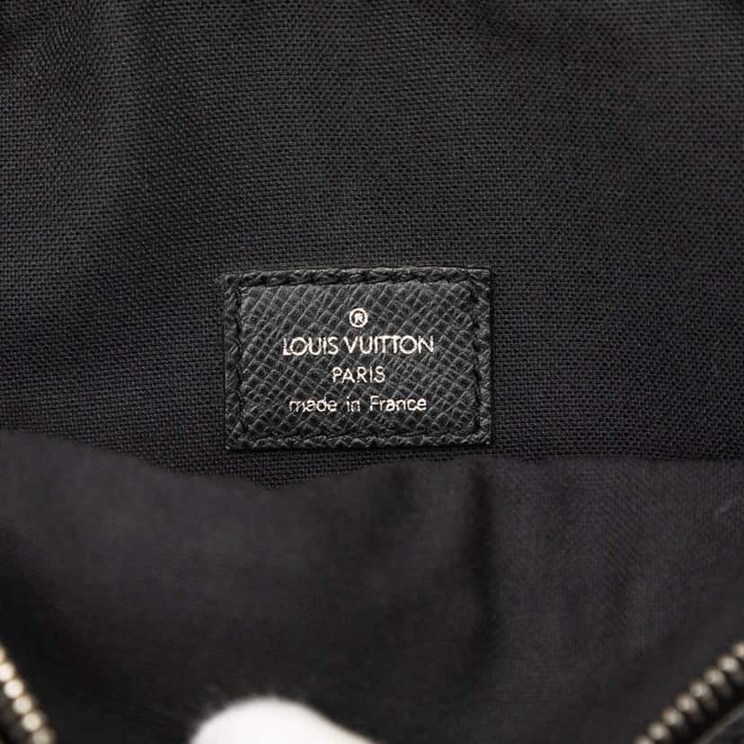 Louis Vuitton Taiga Dimitri Black Leather Good condition - Box View