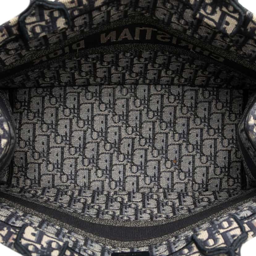 Dior Medium Oblique Embroidered Canvas Book Tote Blue Canvas Good condition - Model View