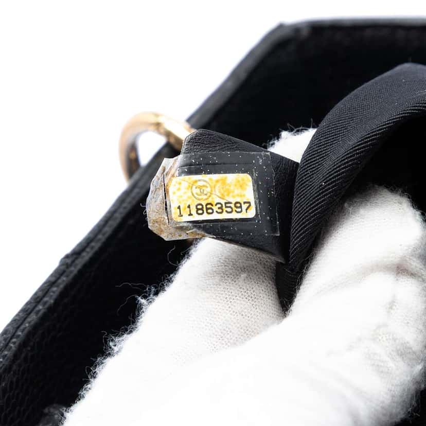 Chanel Caviar Petite Shopping Tote Black Leather Very good condition - Box View