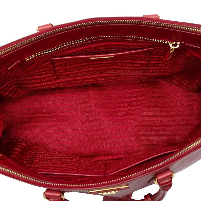 Prada Large Saffiano Lux Galleria Double Zip Satchel Red Leather Very good condition - Model View