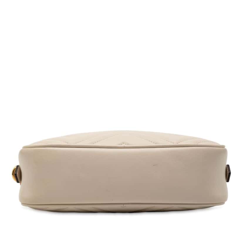 Gucci Small GG Marmont Matelasse Leather Crossbody White Leather Good condition - Inside View