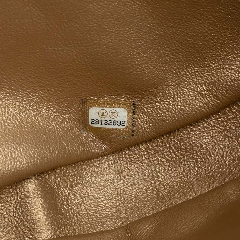 Chanel Quilted Lambskin All About Chains Hobo White Leather Very good condition - Box View