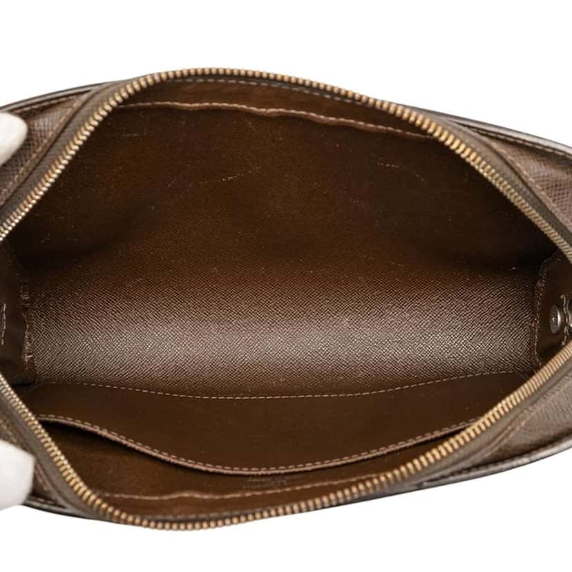 Louis Vuitton Taiga Pochette Baikal Brown Leather Very good condition - Model View