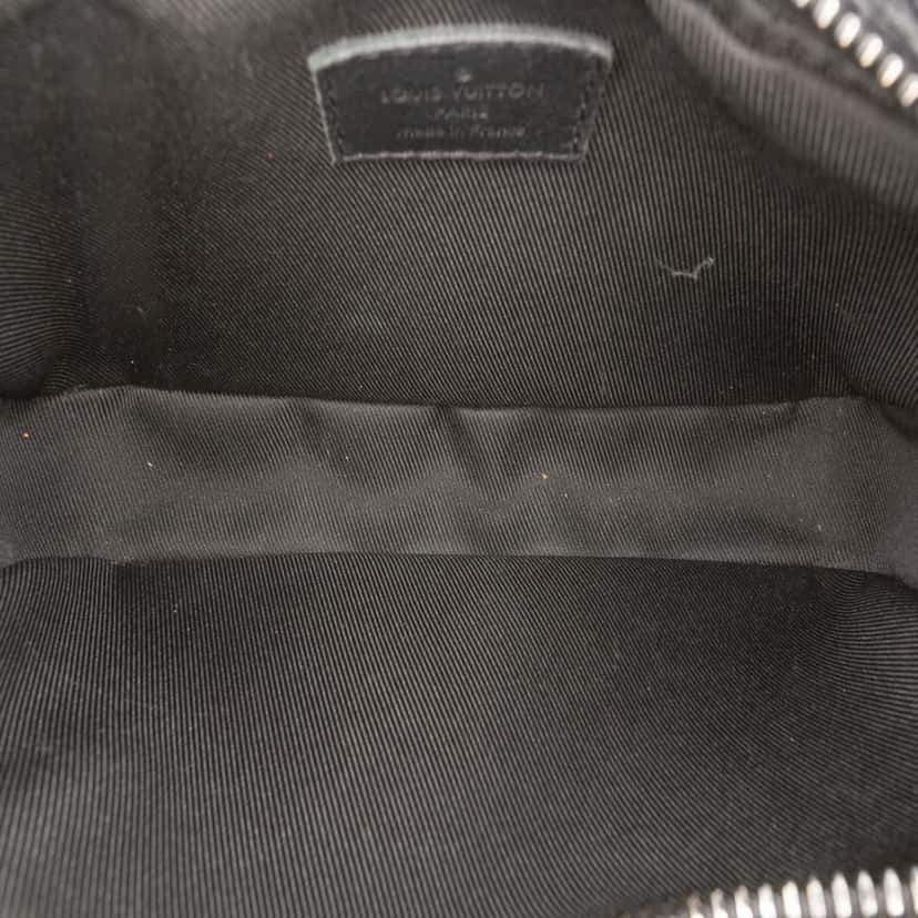 Louis Vuitton Monogram Shadow Alpha Wearable Wallet Black Leather Good condition - Model View