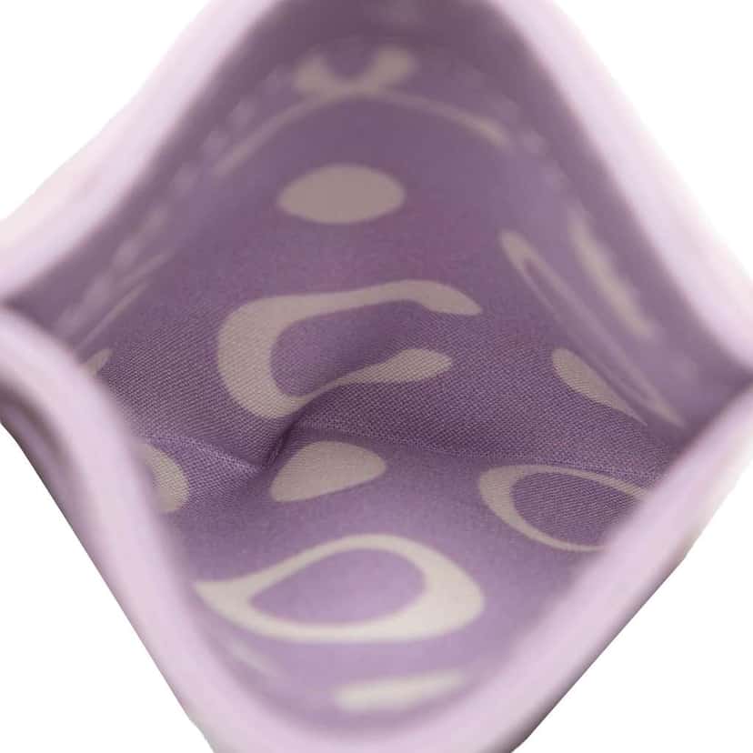 Chanel Quilted Caviar CC Logo Card Holder Purple Leather Good condition - Model View
