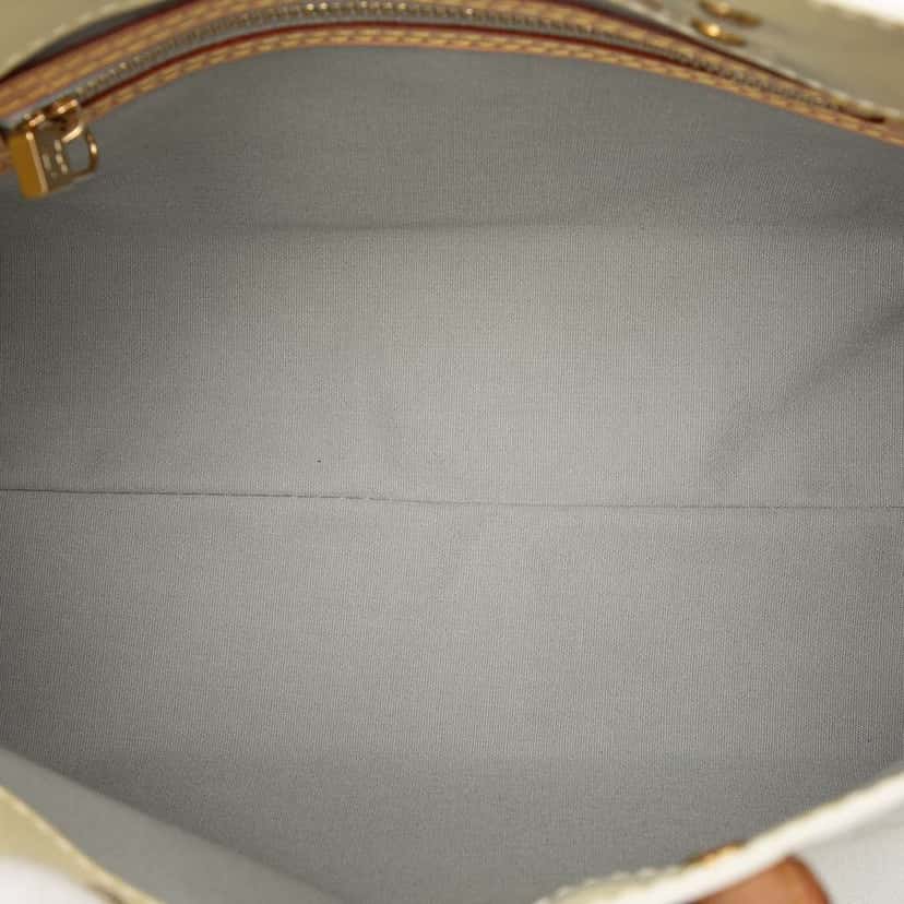 Louis Vuitton Monogram Vernis Reade PM White Leather Good condition - Model View