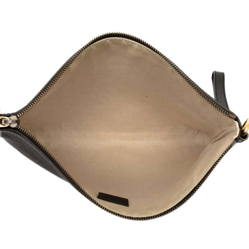 Gucci Leather Logo Clutch Black Leather Good condition - Model View