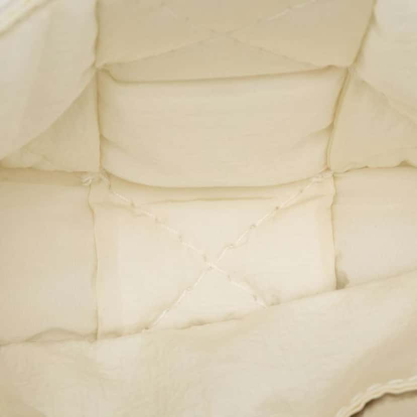 Bottega Veneta Candy Nylon Intrecciato Padded Tech Cassette Crossbody White Very good condition - Model View