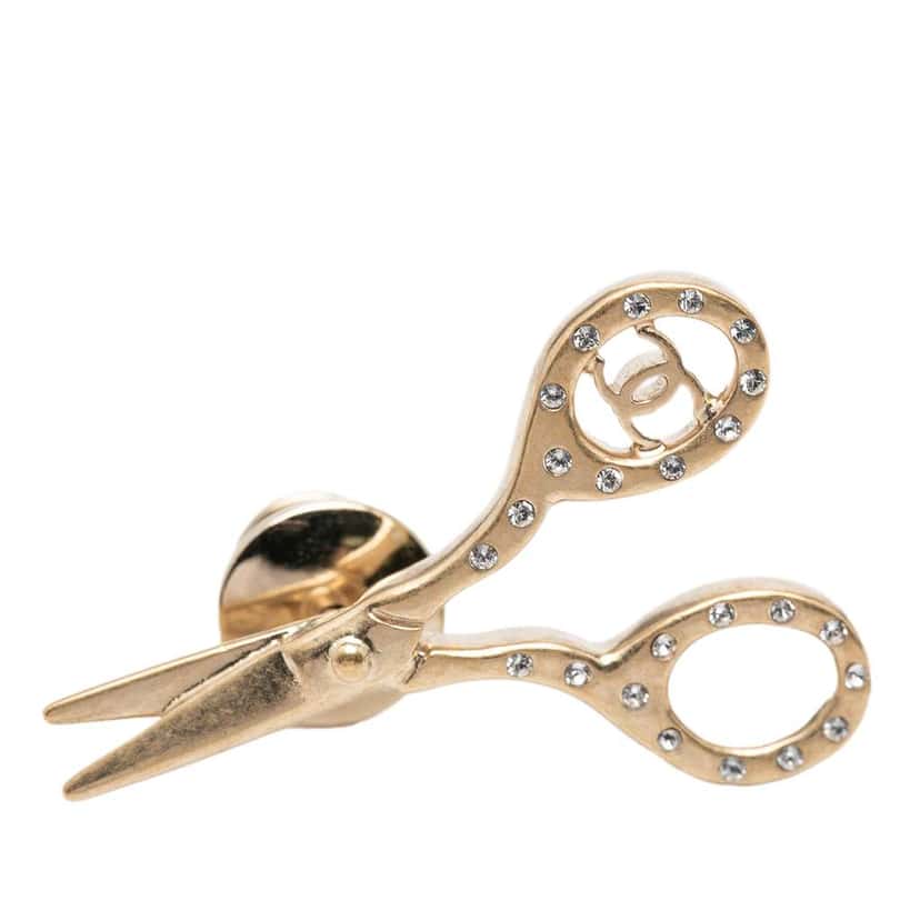 Chanel CC Gold Plated Strass Scissors Brooch Pin Gold Metal Good condition - Model View