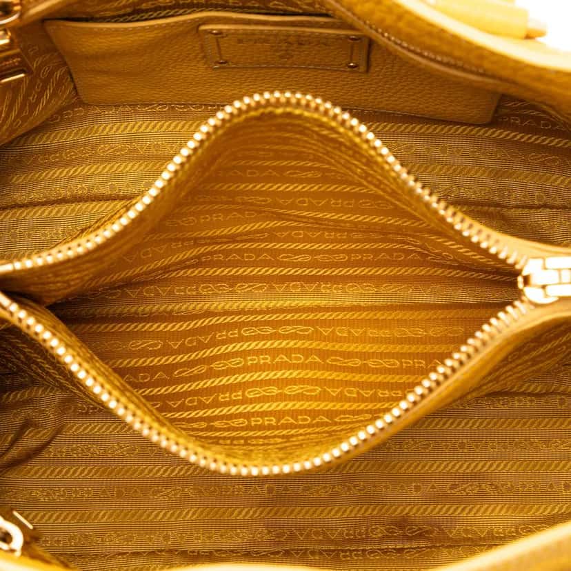 Prada Vitello Daino Open Convertible Tote Yellow Leather Very good condition - Model View