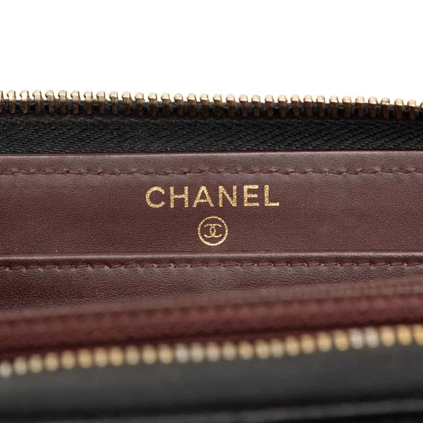 Chanel CC Quilted Caviar Zip Around Long Wallet Black Leather Good condition - Box View