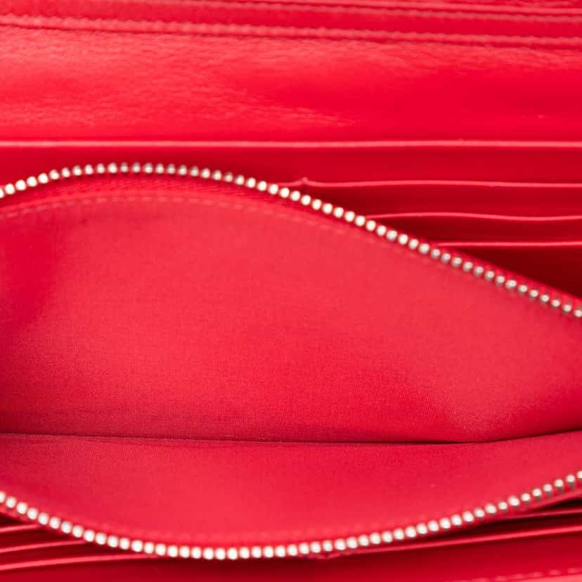 Dior Patent Cannage Miss Dior Wallet on Chain Red Leather Good condition - Model View