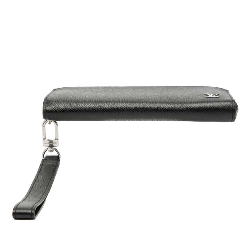 Louis Vuitton Taiga Zippy Dragonne Wallet Black Leather Good condition - Inside View