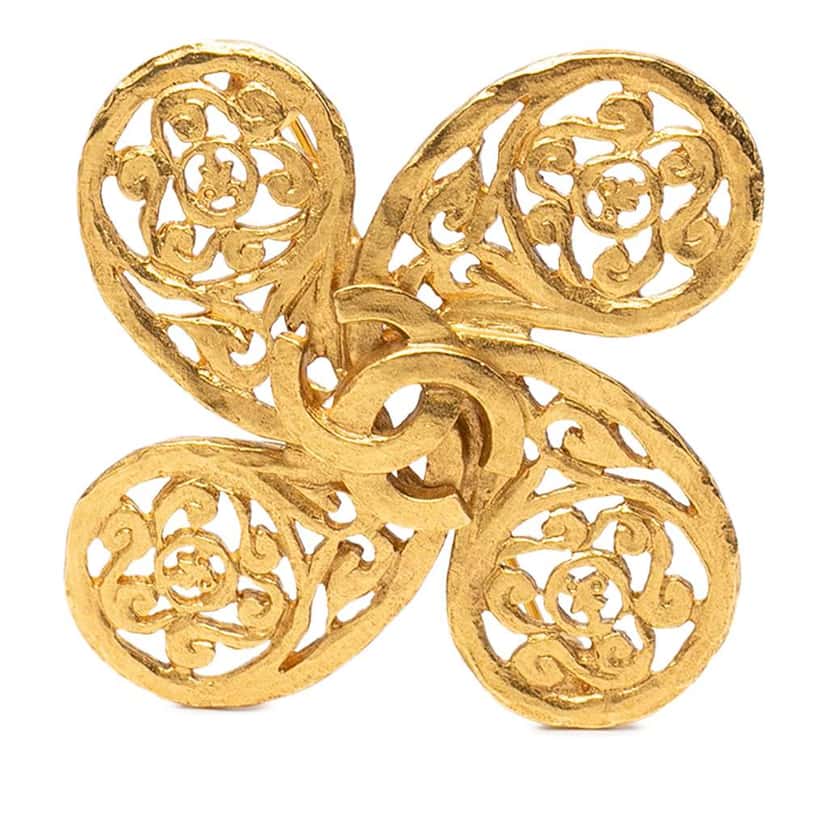 Chanel Gold Plated CC Fretwork Clover Brooch Gold Metal Very good condition - Front View