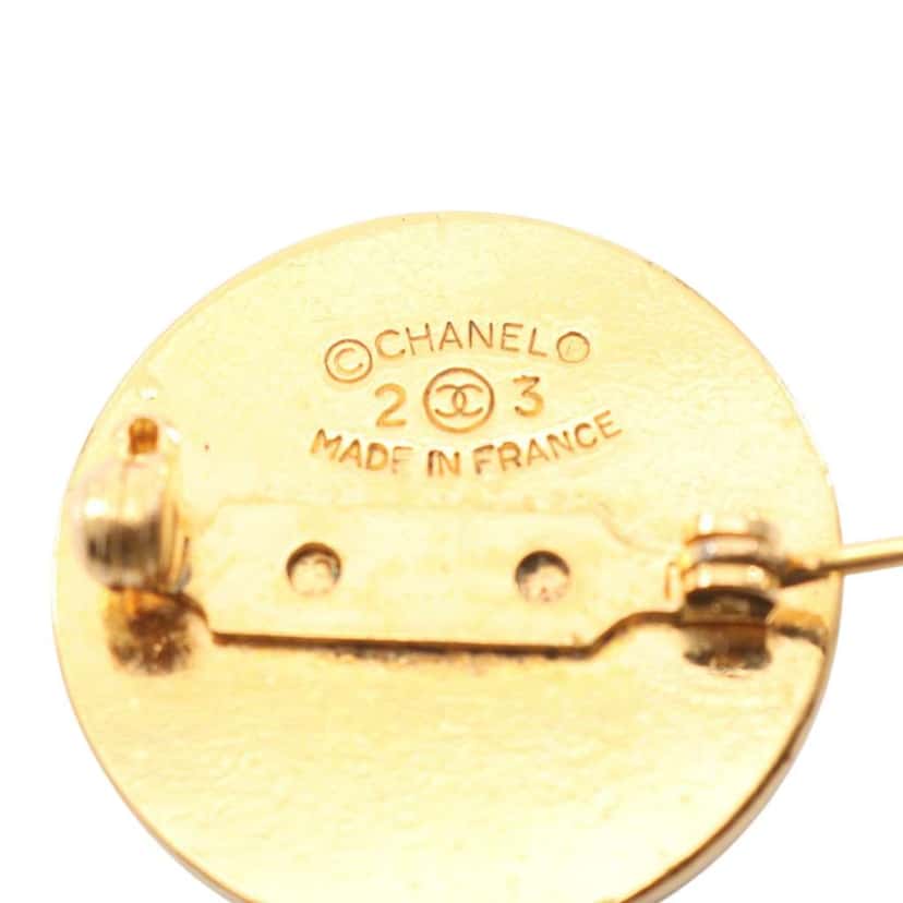 Chanel CC Gold Plated Quilted Flap Bag Medallion Brooch Gold Metal Good condition - Inside View