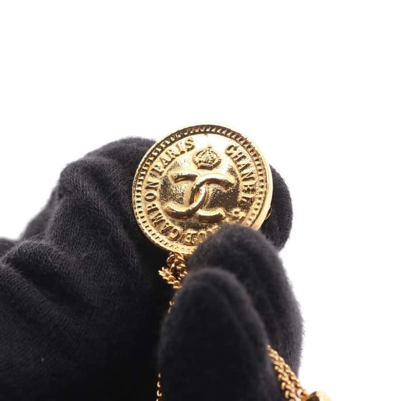 Chanel CC Gold Plated Quilted Flap Bag Medallion Brooch Gold Metal Good condition - Box View