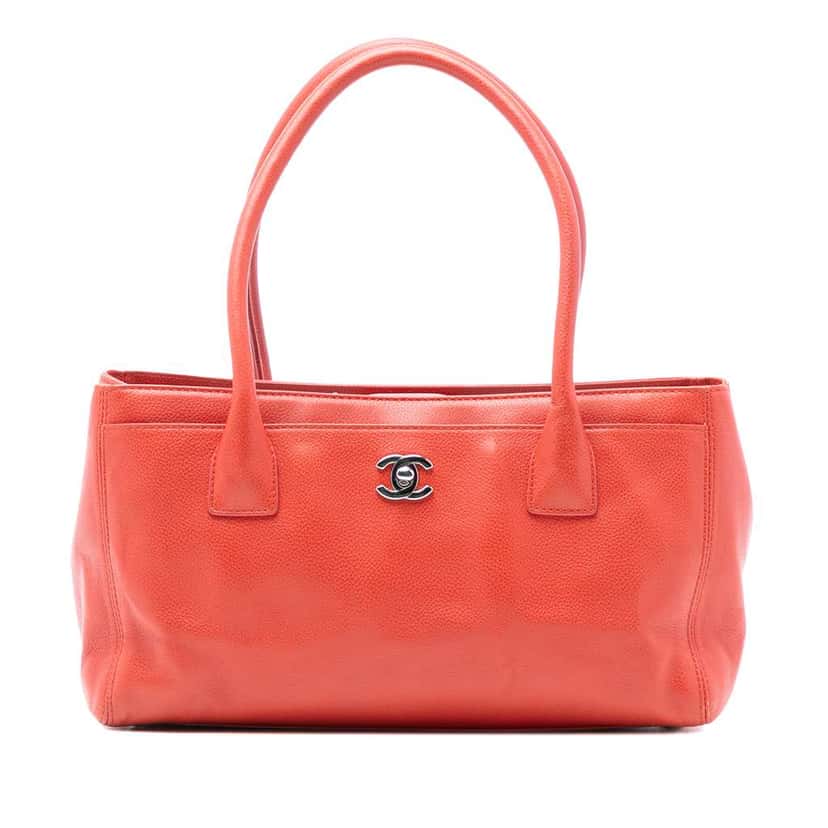 Chanel Small Calfskin Executive Cerf Tote Red Leather Good condition - Front View