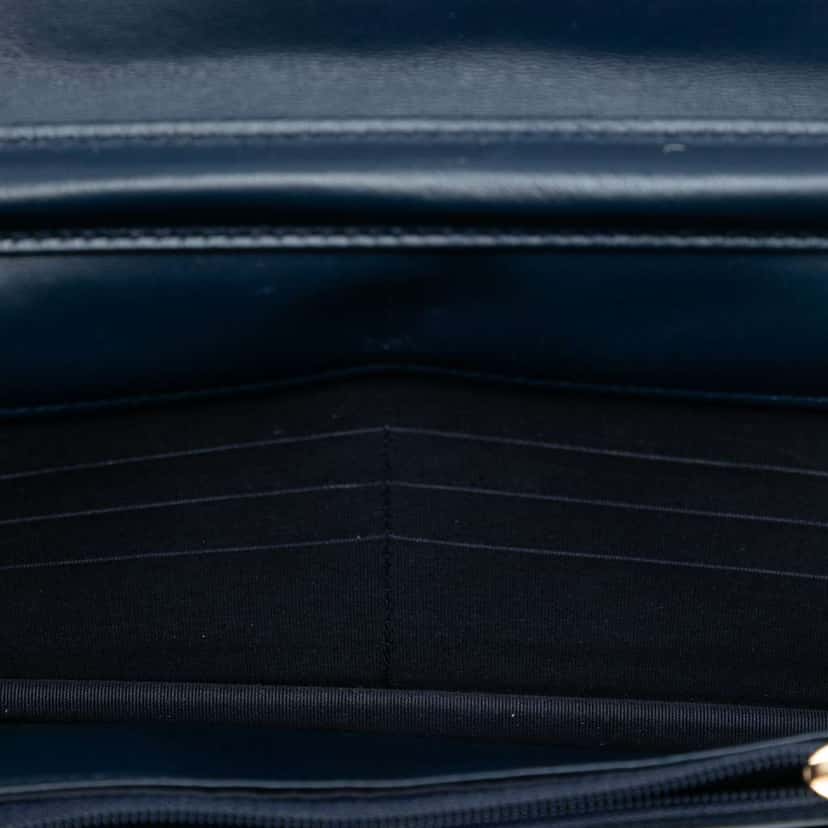 Chanel Quilted Lambskin Boy Wallet On Chain Blue Leather Very good condition - Model View