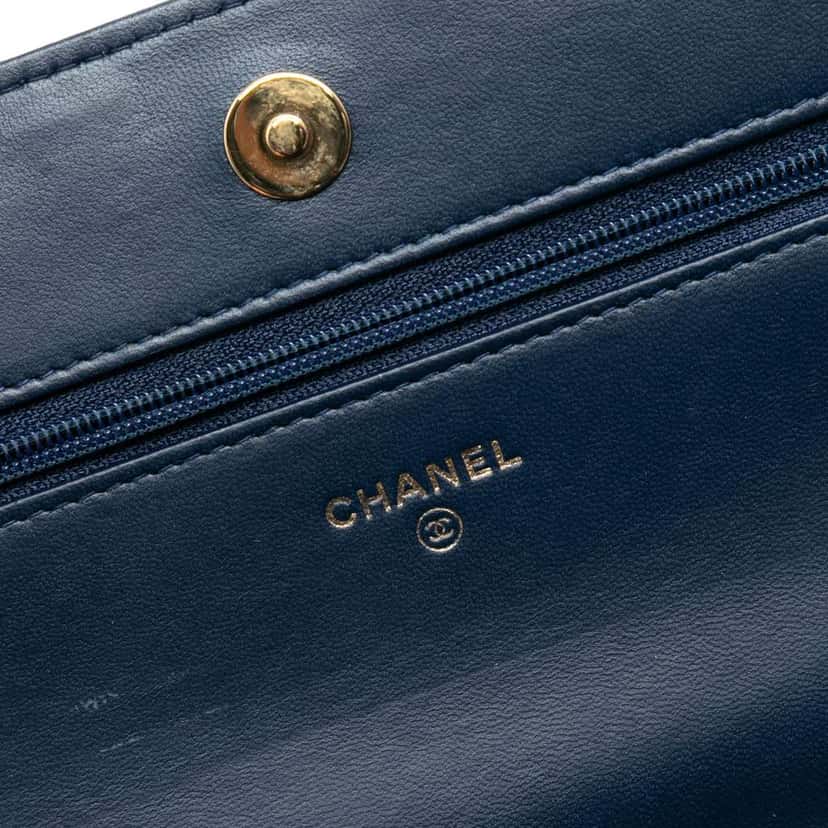 Chanel Quilted Lambskin Boy Wallet On Chain Blue Leather Very good condition - Box View