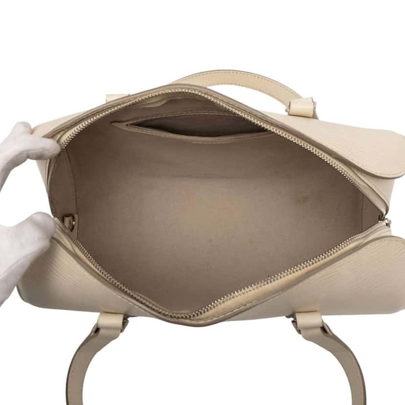 Louis Vuitton Epi Soufflot White Leather Very good condition - Model View