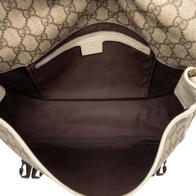 Gucci GG Supreme Crossbody Brown Canvas Very good condition - Model View