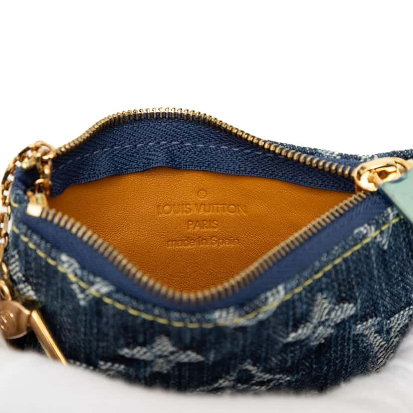 Louis Vuitton Monogram Denim Key Pouch Blue Denim Good condition - Box View