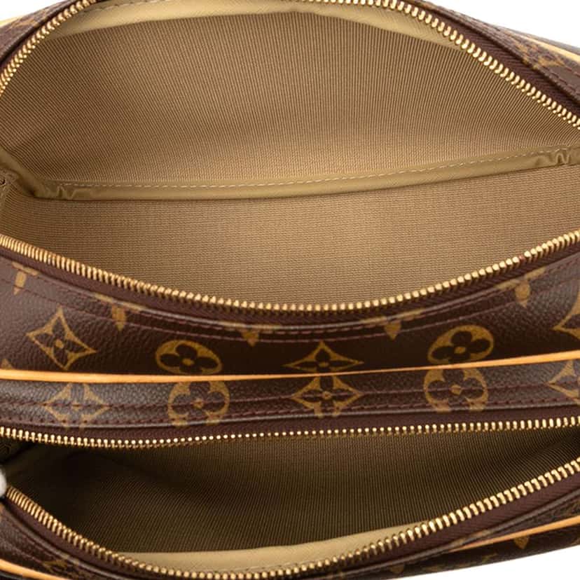 Louis Vuitton Monogram Reporter PM Brown Good condition - Model View