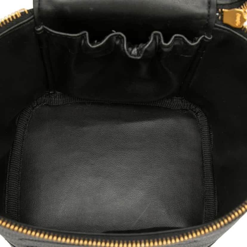 Chanel CC Caviar Vanity Bag Black Leather Good condition - Model View