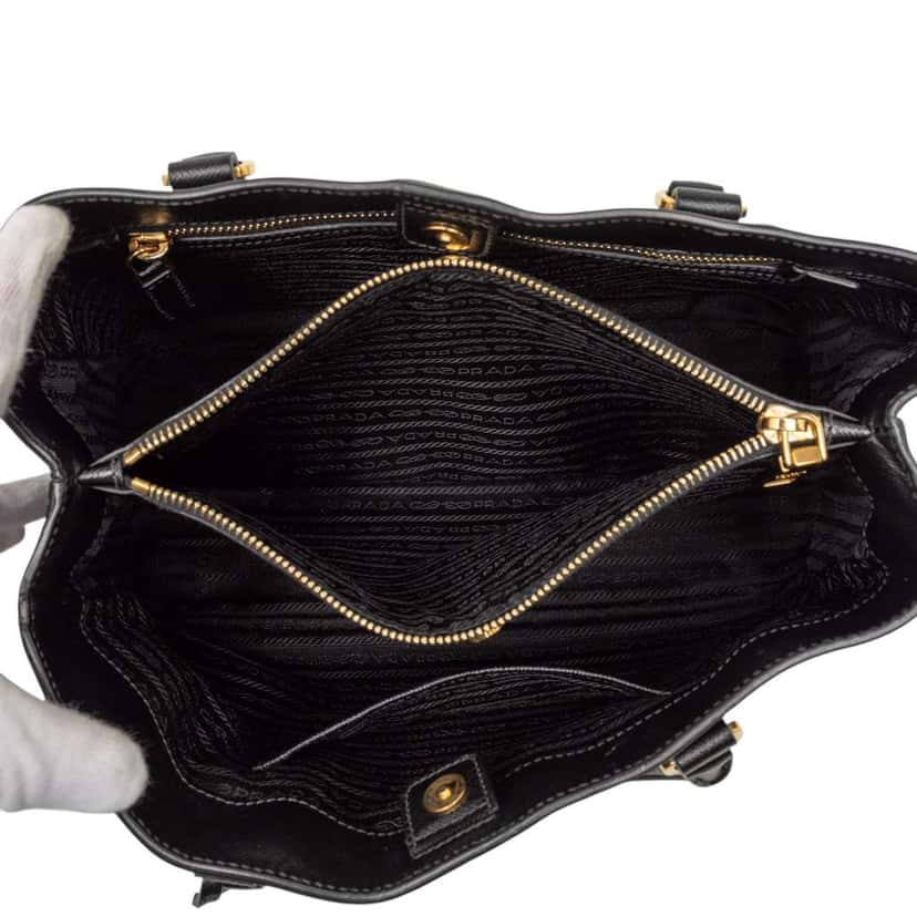 Prada Small Saffiano Lux Galleria Satchel Black Leather Good condition - Model View