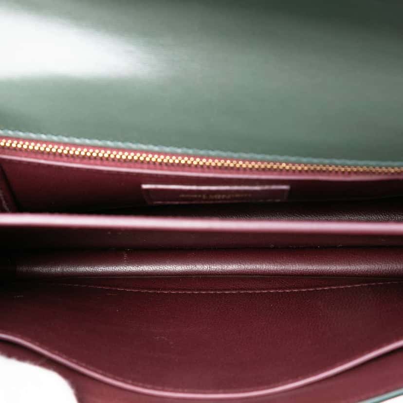 Saint Laurent Smooth Calfskin Monogram Cassandra Clasp Bag Green Leather Very good condition - Model View