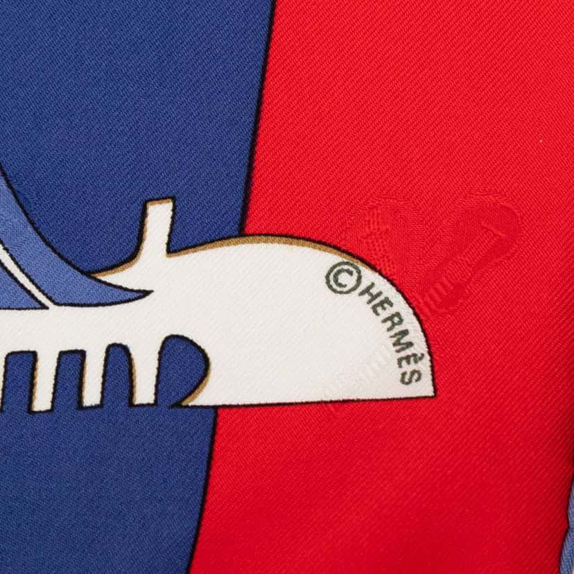 Hermès Le Carnaval de Venise Silk Scarf Blue Silk Good condition - Model View