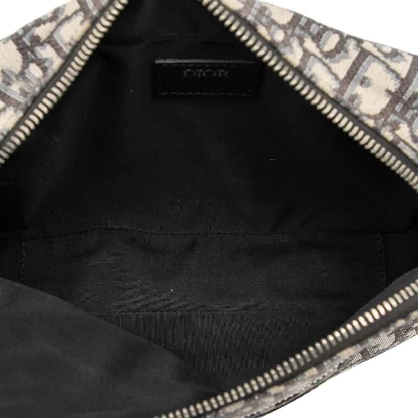 Dior Oblique Canvas Safari Crossbody Blue Canvas Good condition - Model View