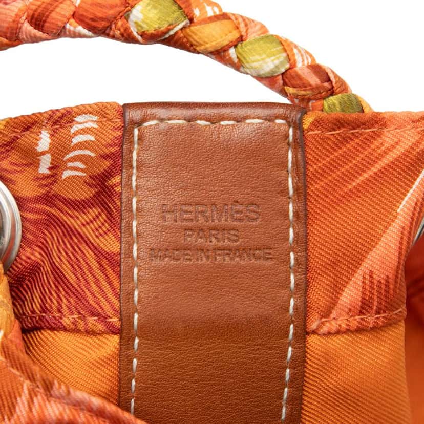 Hermès Silk Flamingo Party Sac Soie Cool 22 Orange Silk Fair condition - Box View