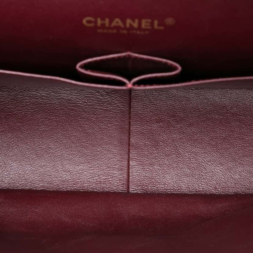 Chanel Maxi Classic Caviar Double Flap Black Leather Good condition - Model View