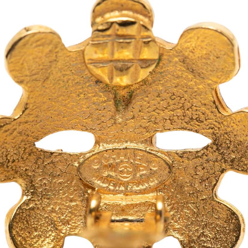 Chanel CC Gold Plated Flower Clip On Earrings Gold Metal Very good condition - Inside View