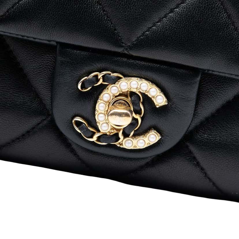 Chanel Mini Quilted Lambskin Crush on Chains Flap Black Leather Good condition - Box View